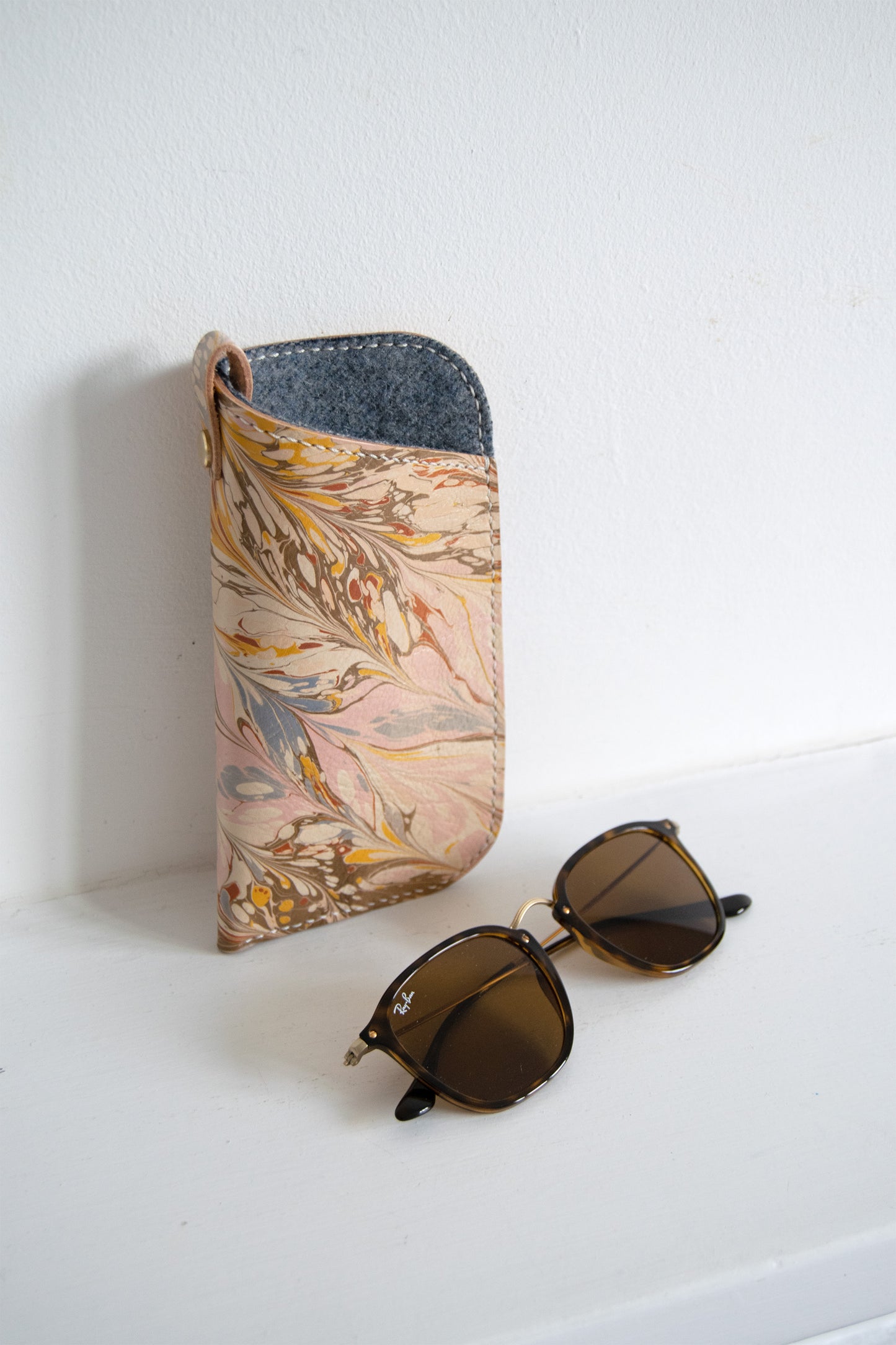 Marbled Sunglasses Sleeve