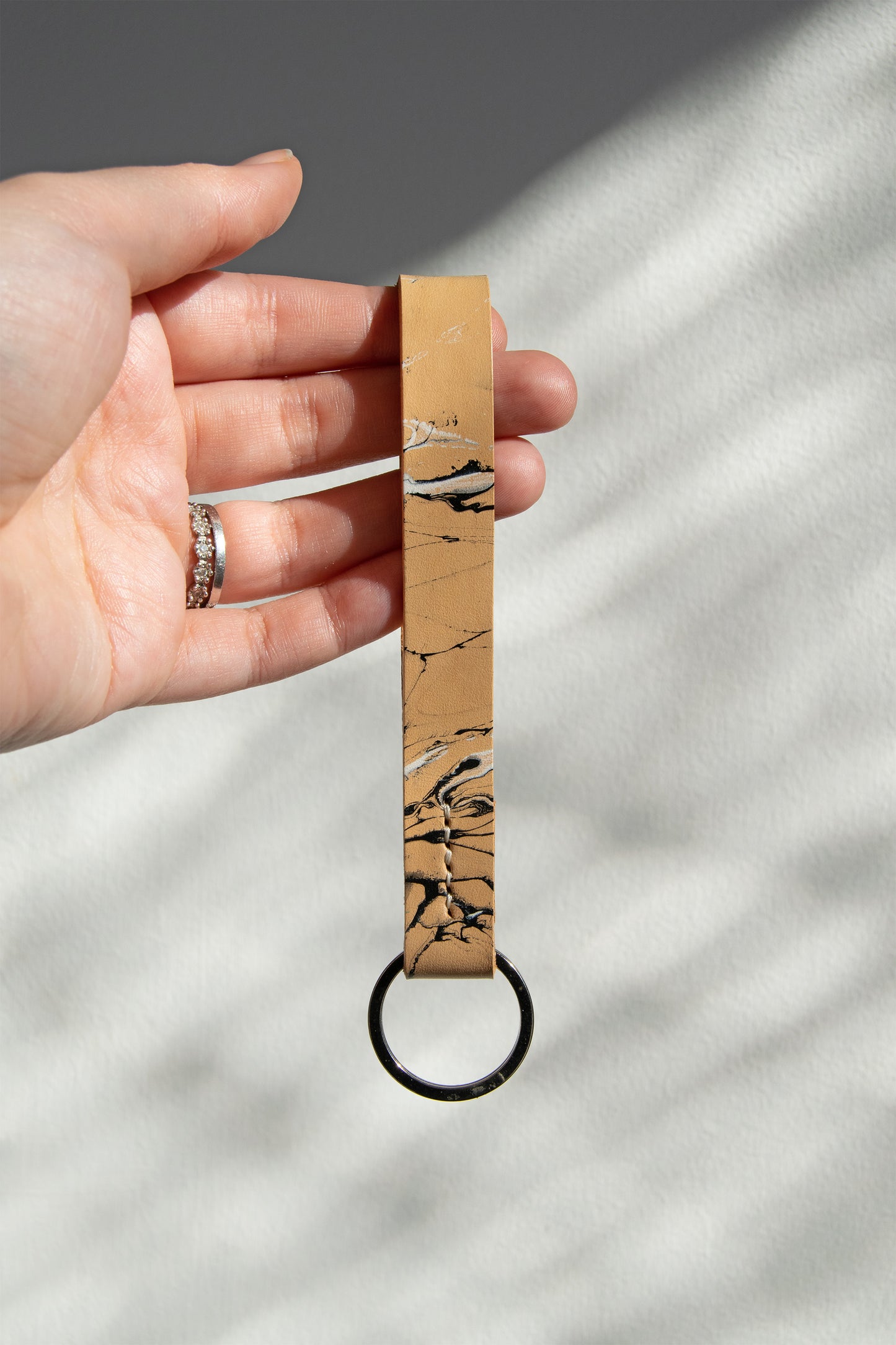 Marbled Leather Key Fob - Black & White