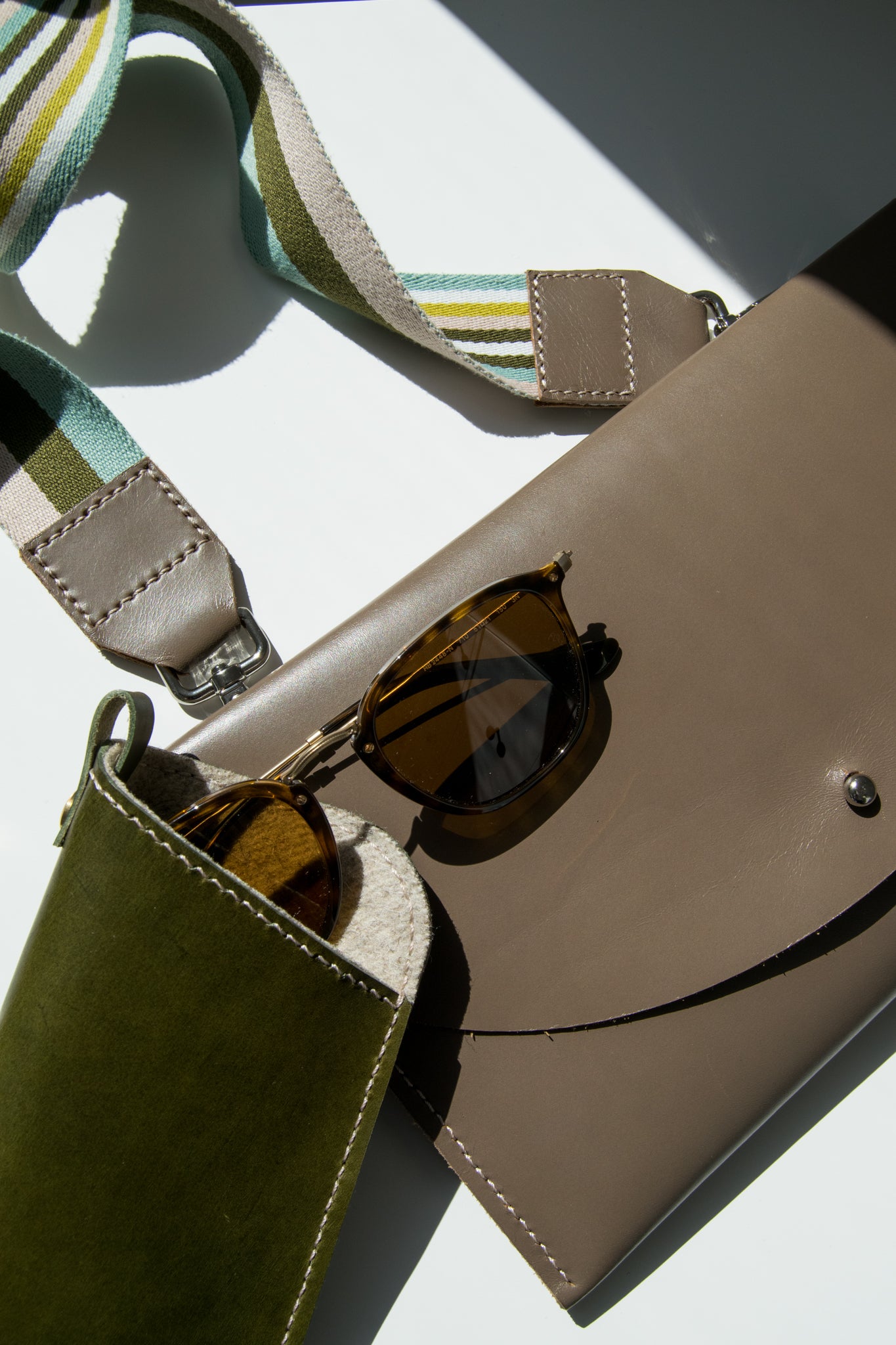 Leather Sunglasses Sleeve in Olive Green