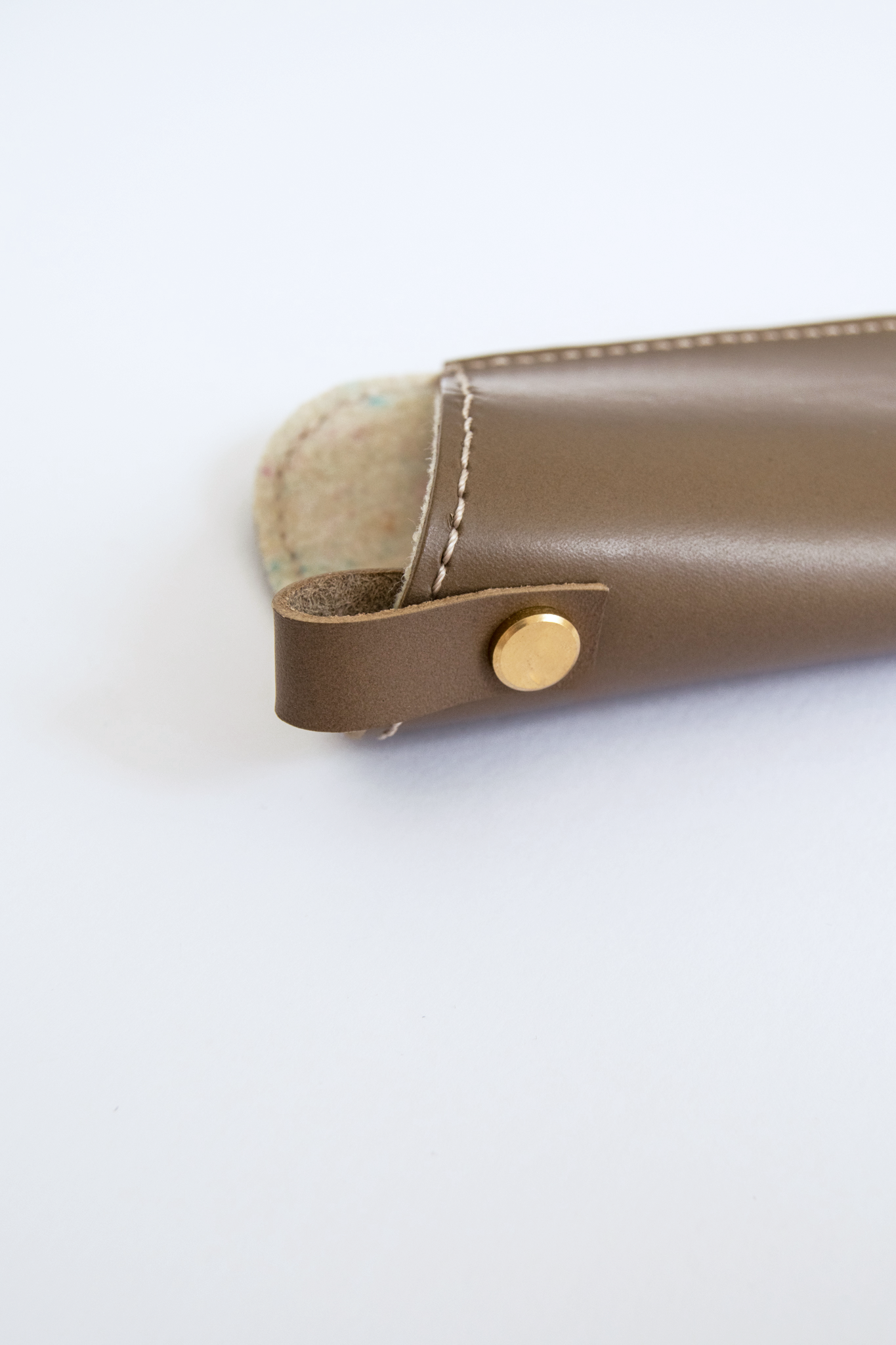 Leather Sunglasses Sleeve in Taupe
